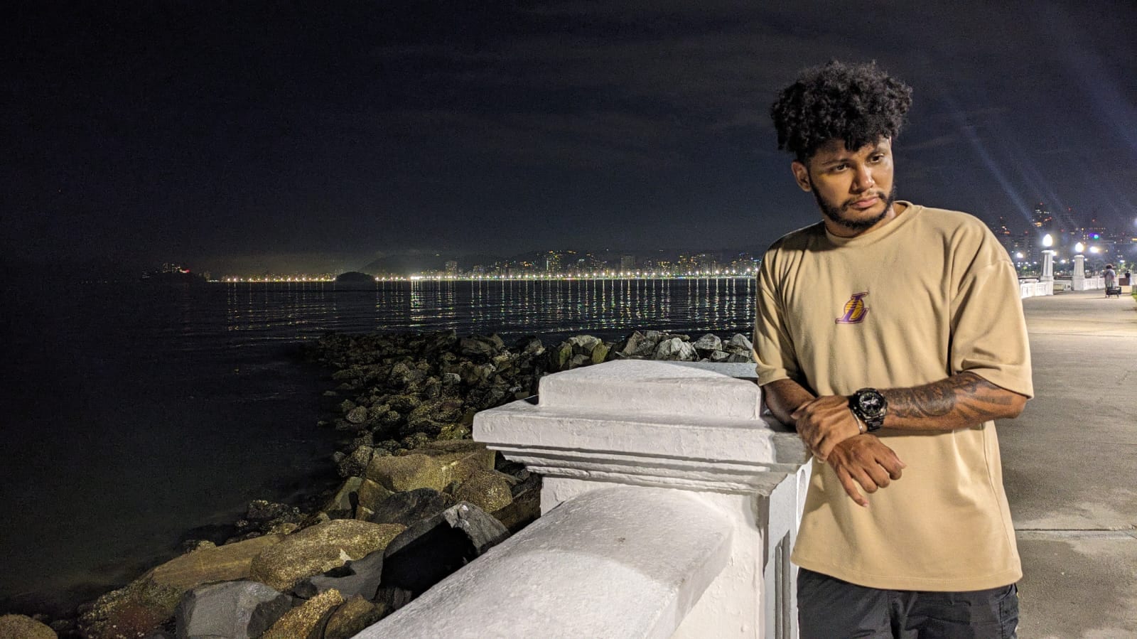 Background cinematográfico da página Sobre